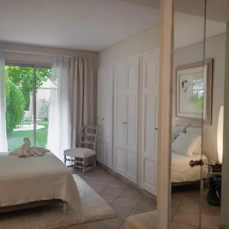 La Sarrazine Les Mées