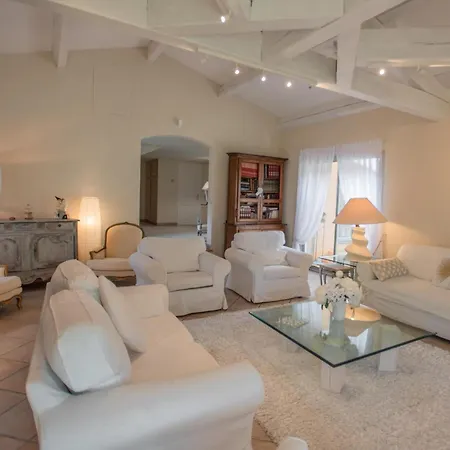 Villa La Sarrazine *