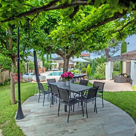 La Sarrazine Les Mées