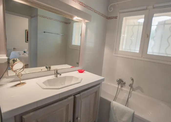 La Sarrazine Villa Les Mees