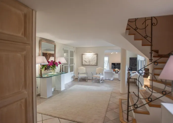 La Sarrazine Les Mees